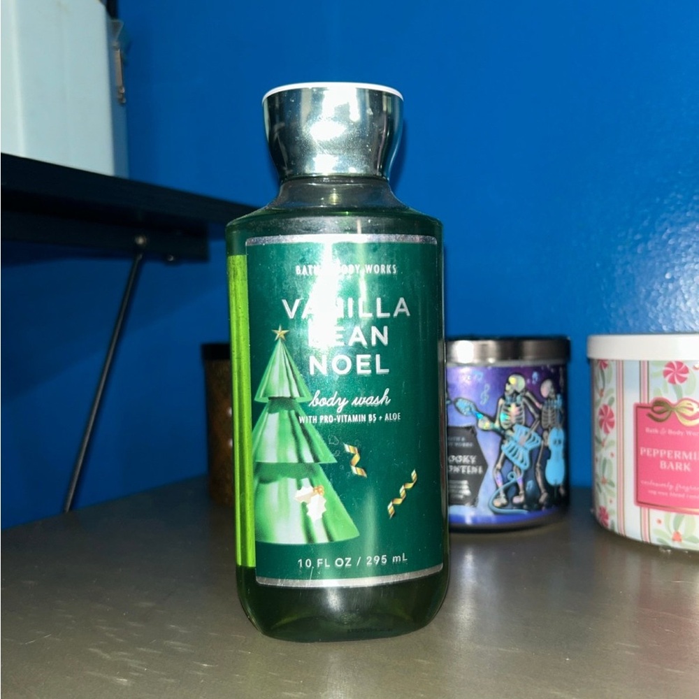 Bath & Body Works Vanilla Bean Noel Green Body Wash